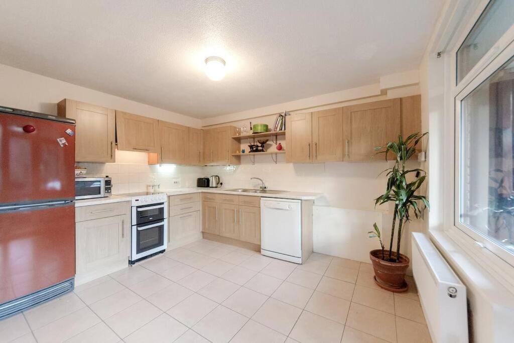 Spacious Two Double Bedroom Flat Лондон Екстер'єр фото
