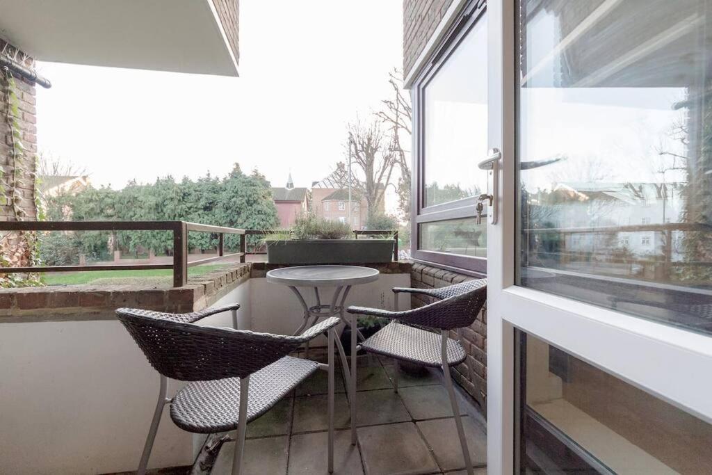 Spacious Two Double Bedroom Flat Лондон Екстер'єр фото